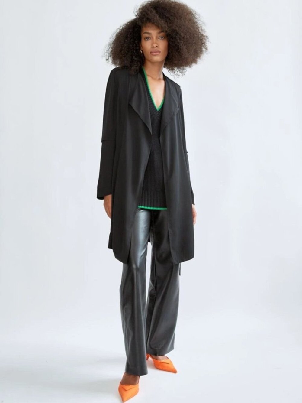 Aritzia Babaton Quincey Flowy Trench Coat in Black Size M